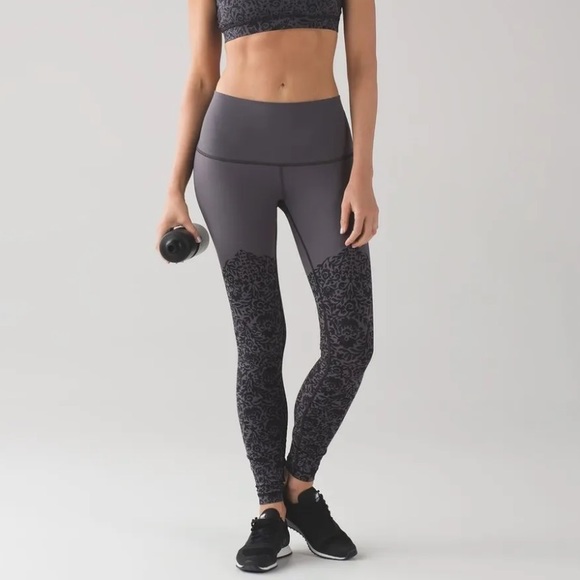 lululemon athletica Pants - Lululemon WUNDER UNDER PANT HI RISE NULUX OOH-LA-LACE DARK CARBON BLACK SIZE 6